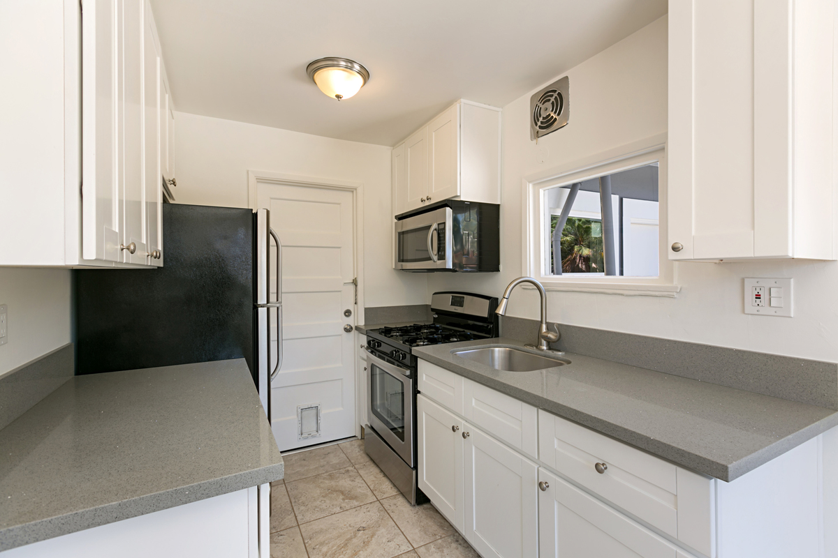 1827 Granada kitchen – San Diego Real Estate | North Park and more